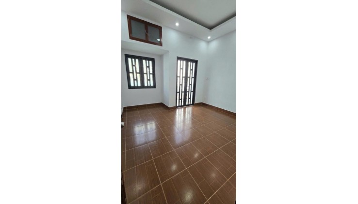 KHU TÊN LỬA, CHIẾN LƯỢC, 40M2, 3 TẦNG 3PN, HẺM XE HƠI THÔNG, GIÁ 4.3 TỶ